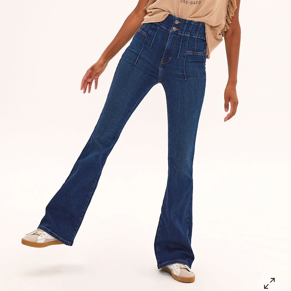 Free People 🌟Jayde Flare Jeans🌟